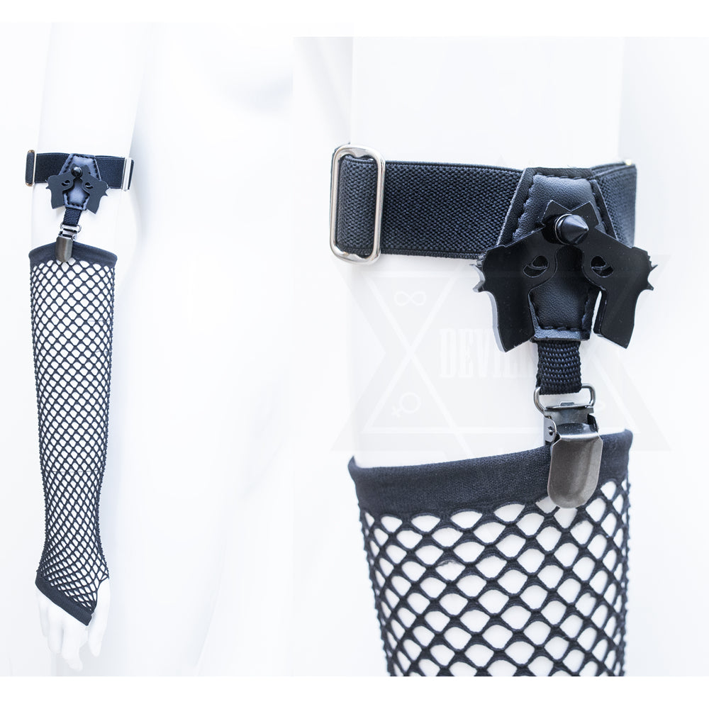 Weapons fishnet sleeve set