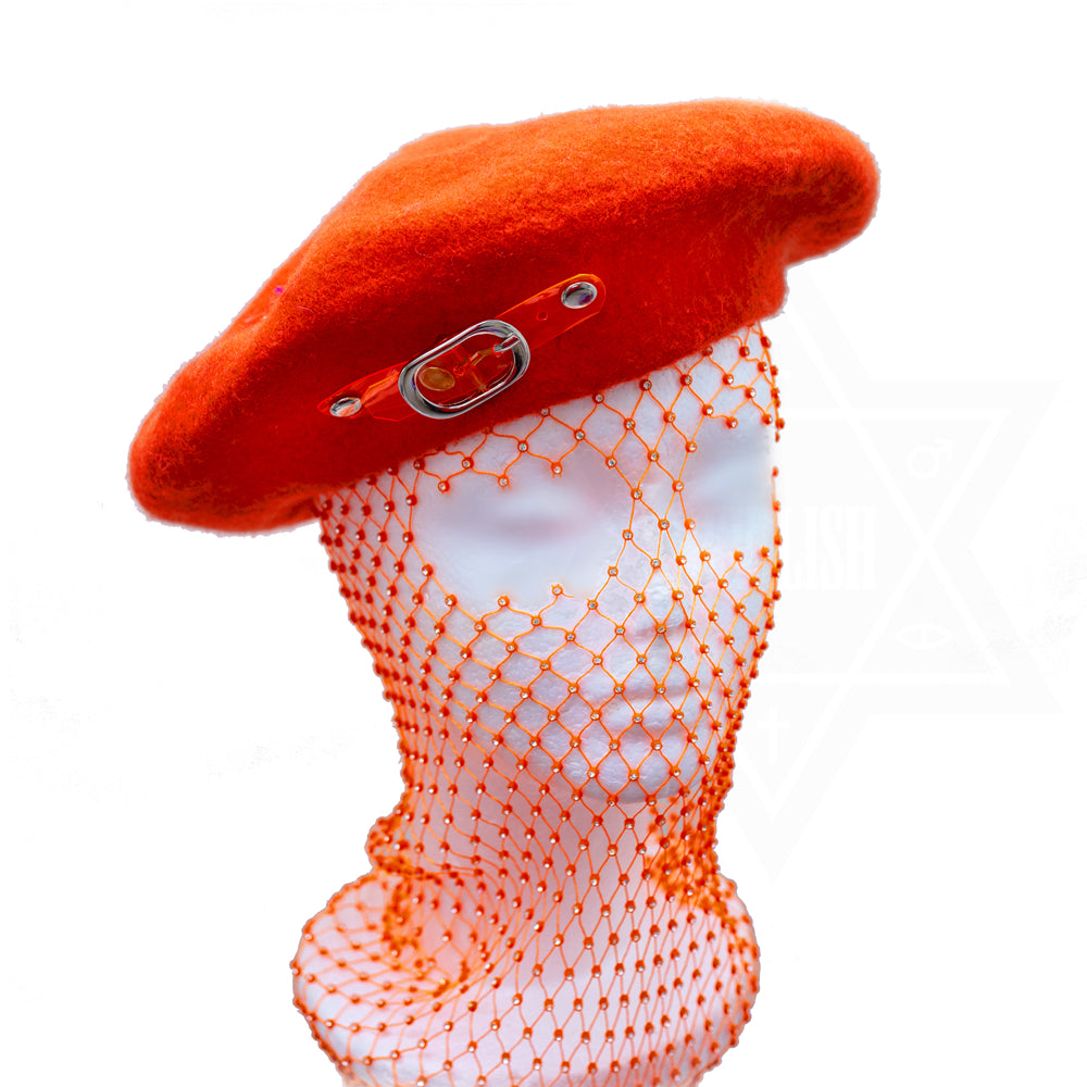 Surreal mask beret set