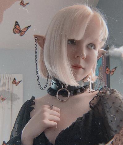 Frilled choker *