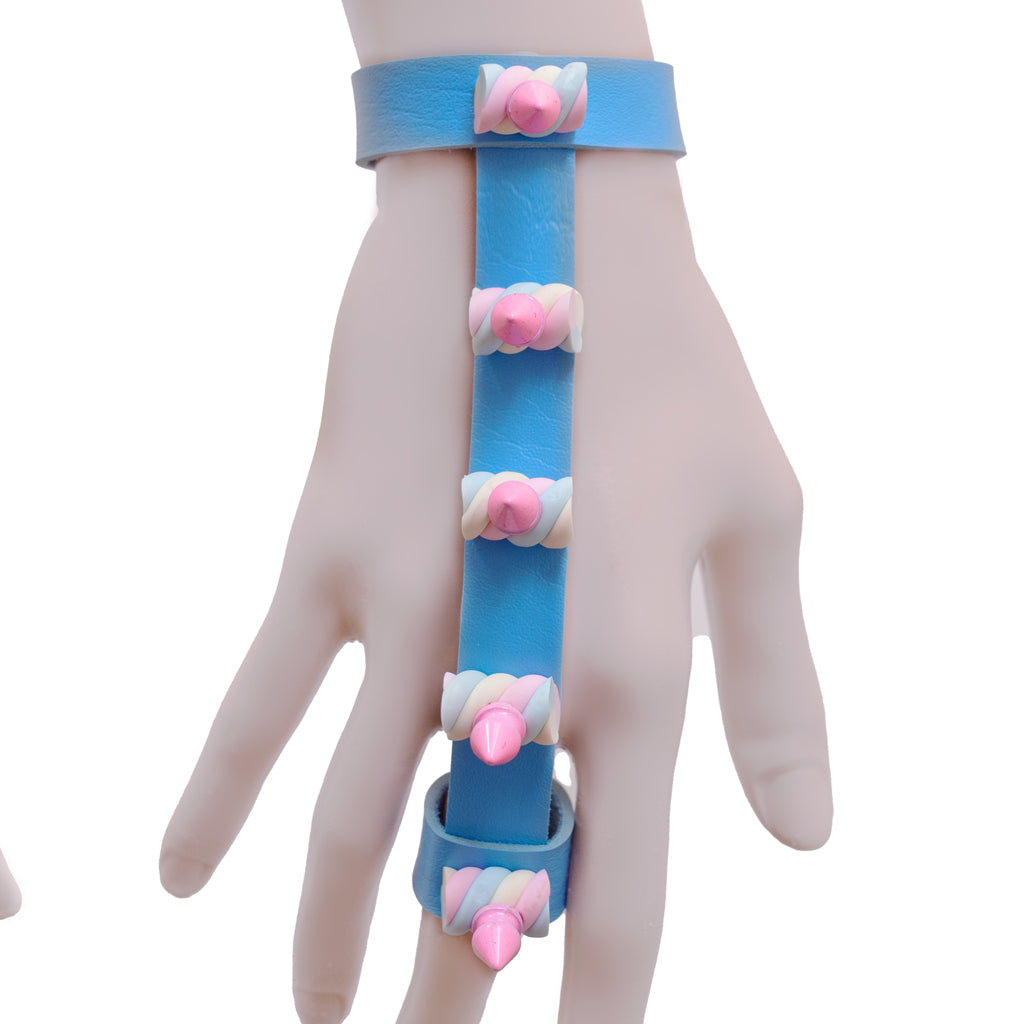 Marshmallow hand harness