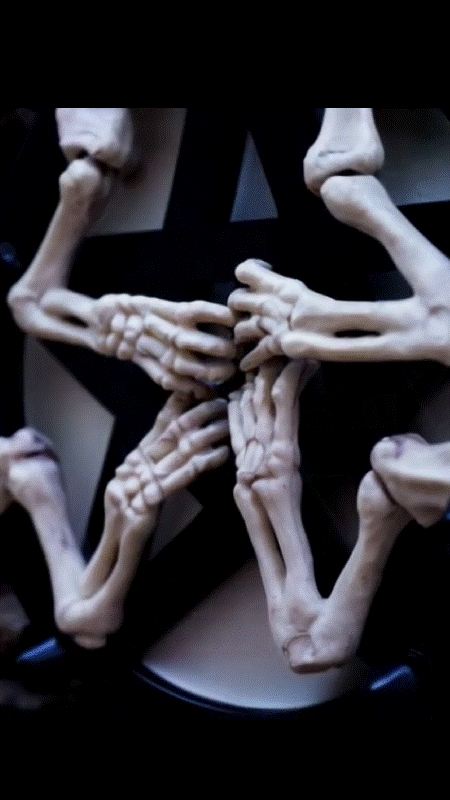 Black magic necklace