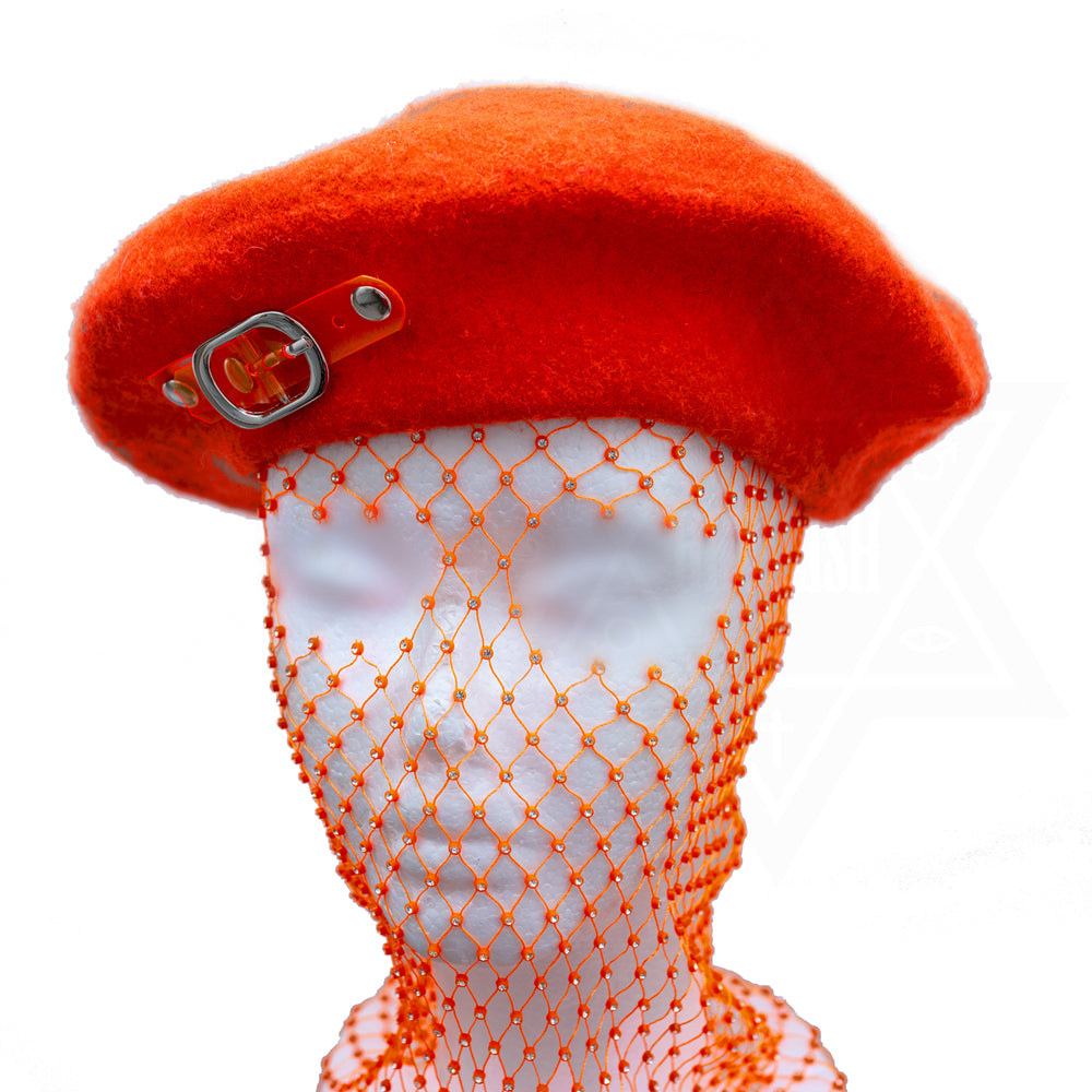 Surreal mask beret set