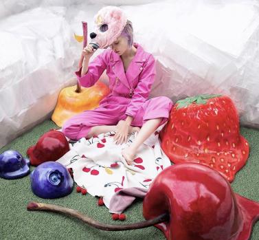 Devilish bear gas mask*