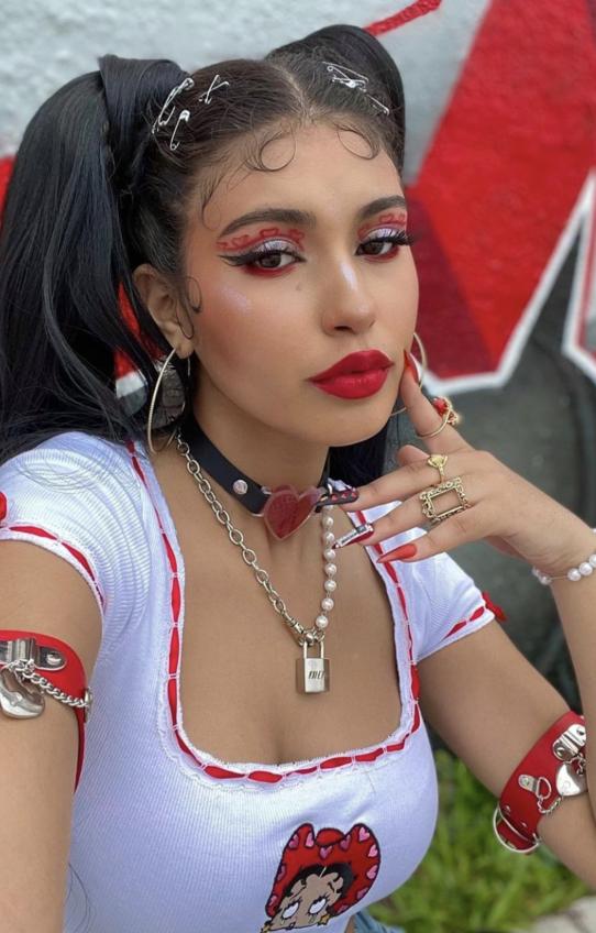 M strawberry heart choker/garter*