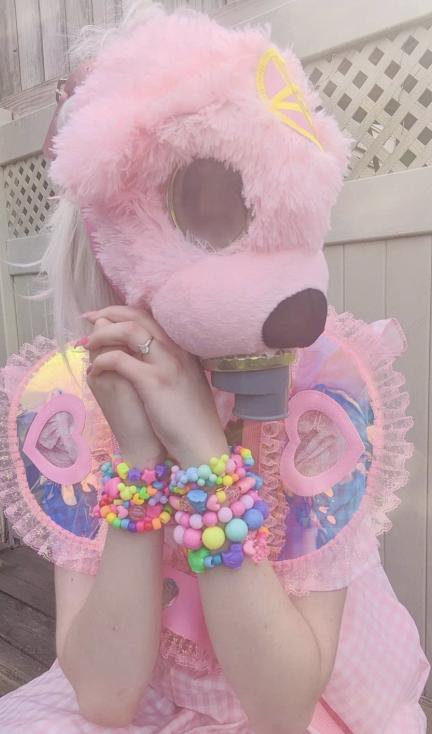 Devilish bear gas mask*