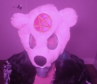 Devilish bear gas mask*