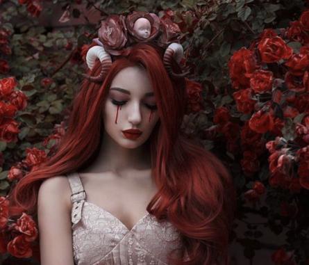 Bloody doll hairband*